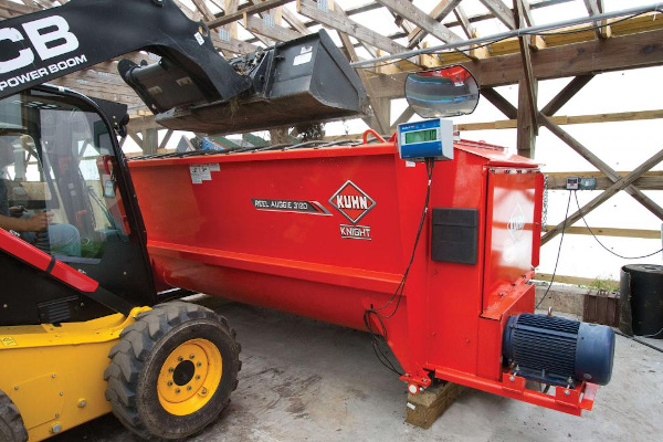Kuhn 3120 Stationary for sale at Phillips Equipment Corp, Virginia