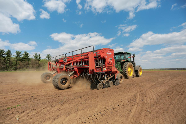 Kuhn | Mechanical Seed Drills | 9400 Series for sale at Phillips Equipment Corp, Virginia Kuhn | Mechanical Seed Drills | 9400 Series for sale at Phillips Equipment Corp, Virginia