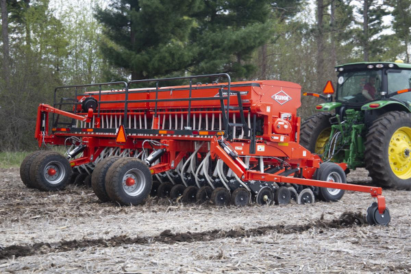 Kuhn | 9400 Series | Model 9400NT 12.5' - 7.5"/10" spacing for sale at Phillips Equipment Corp, Virginia Kuhn | 9400 Series | Model 9400NT 12.5' - 7.5"/10" spacing for sale at Phillips Equipment Corp, Virginia