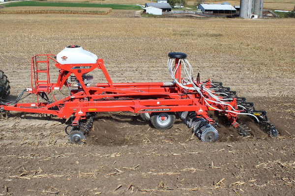 Kuhn | CCX 9000 | Model CCX 9000-21 8005-14 & 8010-14 for sale at Phillips Equipment Corp, Virginia Kuhn | CCX 9000 | Model CCX 9000-21 8005-14 & 8010-14 for sale at Phillips Equipment Corp, Virginia