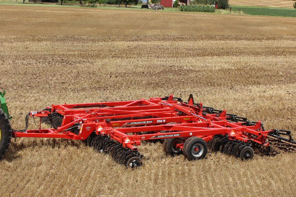 Kuhn | Excelerator® 8005 | Model 8005-30 for sale at Phillips Equipment Corp, Virginia Kuhn | Excelerator® 8005 | Model 8005-30 for sale at Phillips Equipment Corp, Virginia
