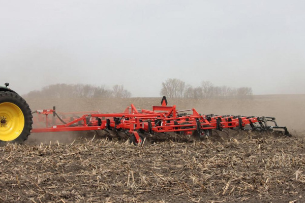 Kuhn | Secondary Tillage | Field Cultivator for sale at Phillips Equipment Corp, Virginia Kuhn | Secondary Tillage | Field Cultivator for sale at Phillips Equipment Corp, Virginia