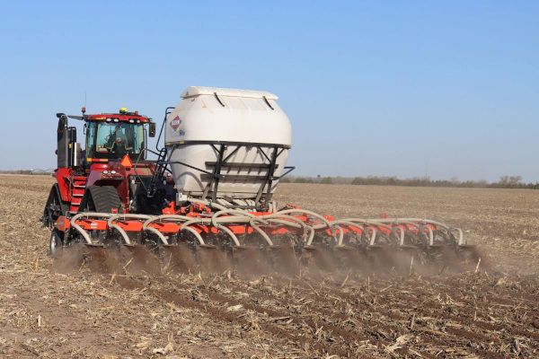 Kuhn | Gladiator® 1210 | Model 1210-830 for sale at Phillips Equipment Corp, Virginia Kuhn | Gladiator® 1210 | Model 1210-830 for sale at Phillips Equipment Corp, Virginia
