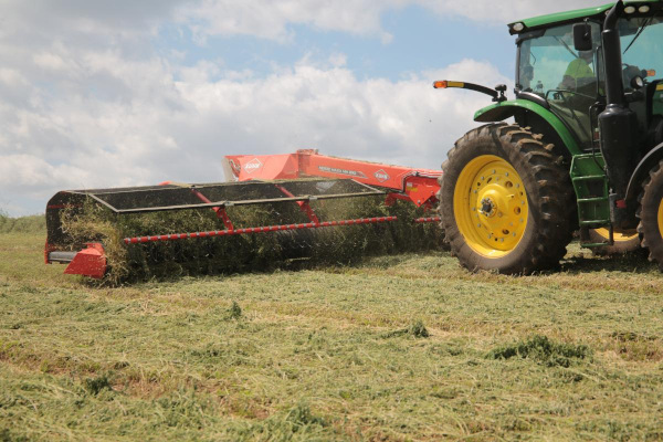 Kuhn MM 890 for sale at Phillips Equipment Corp, Virginia