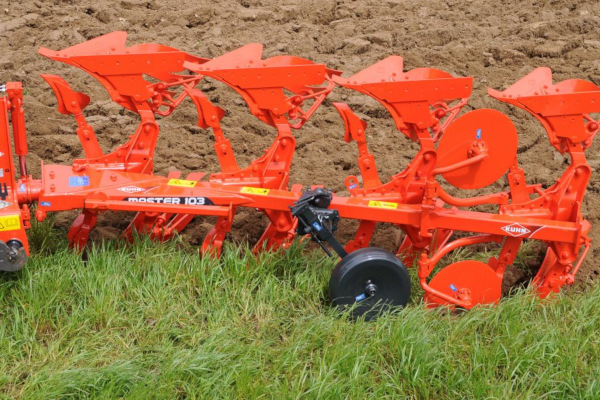 Kuhn | Mounted Rollover Plows | Master 103 for sale at Phillips Equipment Corp, Virginia Kuhn | Mounted Rollover Plows | Master 103 for sale at Phillips Equipment Corp, Virginia