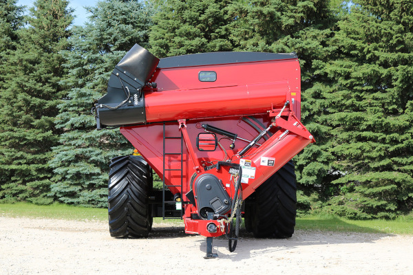 Unverferth | 20 Series Dual-Auger | Model 1620 for sale at Phillips Equipment Corp, Virginia Unverferth | 20 Series Dual-Auger | Model 1620 for sale at Phillips Equipment Corp, Virginia