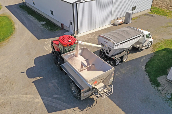 Unverferth | Pro-Force Dry Fertilizer Spreader | Model 2650 for sale at Phillips Equipment Corp, Virginia