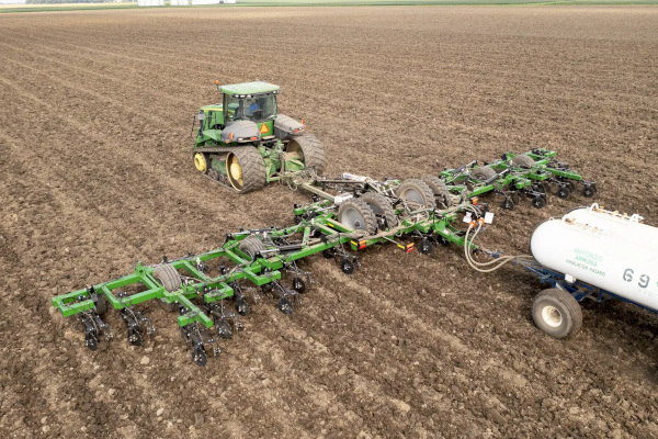 Unverferth | Renegade NH3 Applicator | Model 3500 for sale at Phillips Equipment Corp, Virginia Unverferth | Renegade NH3 Applicator | Model 3500 for sale at Phillips Equipment Corp, Virginia