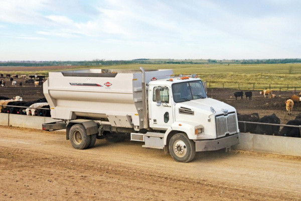 Kuhn BTC 172 - DELIVERY BOX TRUCK for sale at Phillips Equipment Corp, Virginia
